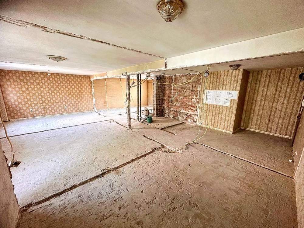 Vivienda con la distribución demolida