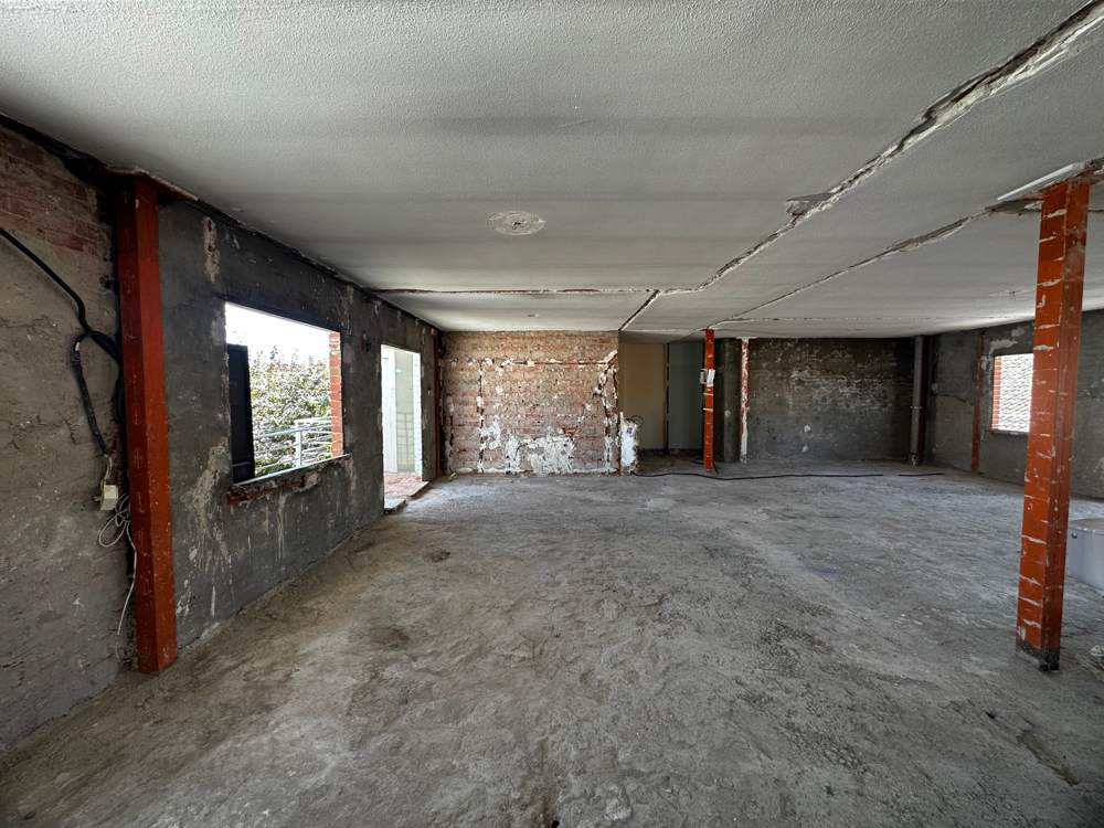 Vivienda con toda la tabiquería demolida en Torrejón de Velasco